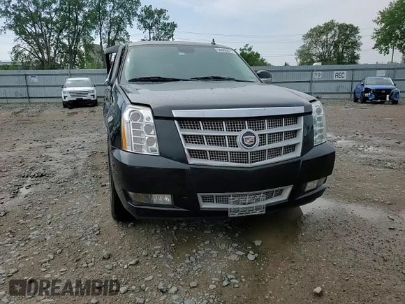 2013 Cadillac Escalade Platinum Edition z VIN 1GYS4DEF7DR240482, wystawiony jako Copart lot #56906815 z przebiegiem 147 774 mil mil oraz Szkoda całkowita • Salvage title. Historia ofert i sprzedaży dostępna na DreamBid. Obrazek 14.