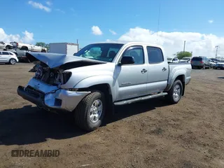 2012 Toyota Tacoma PreRunner z VIN 3TMJU4GN9CM131642, wystawiony jako IAAI lot #42208133 z przebiegiem 160 704 mil mil oraz . Historia ofert i sprzedaży dostępna na DreamBid. Obrazek 2.