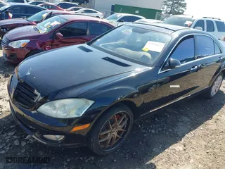 2007 Mercedes-Benz S-Class 5.5L V8 with VIN WDDNG86X97A090361, listed as a IAAI auction lot 41976832 with 210,763 mi miles. Bid and sale history available at carsss.com. Image 2.