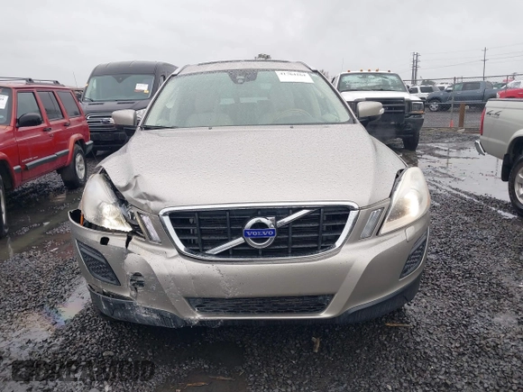 2013 Volvo XC60 T6 with VIN YV4902DZ7D2449646, listed as a IAAI auction lot 41764164 with 129,588 mi miles. Bid and sale history available at carsss.com. Image 12.