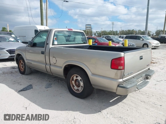 1999 GMC Sonoma with VIN 1GTCS144XX8502911, listed as a IAAI auction lot 41160683 with 119,776 mi miles. Bid and sale history available at carsss.com. Image 3.