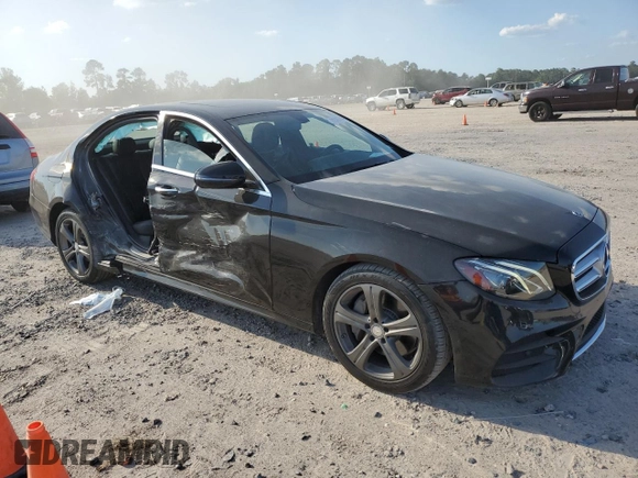 2020 Mercedes-Benz E-Class E 350 with VIN WDDZF8DB5LA725405, listed as a Copart auction lot 71488784 with 59,622 mi miles and Salvage Title. Bid and sale history available at carsss.com. Image 4.