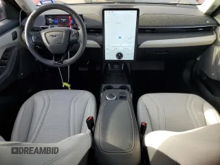 2022 Ford Mustang Mach-E Premium с VIN 3FMTK3SS4NMA01093, выставлен на аукционе Copart как лот 48062625 с пробегом 19 762 миль миль и Списание • Salvage title. История ставок и продаж доступна на DreamBid. Изображение 8.