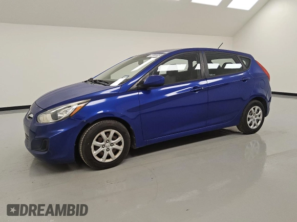 2014 Hyundai Accent GS z VIN KMHCT5AE0EU141822, wystawiony jako Copart lot #54233245 z przebiegiem 137 510 mil mil oraz Czysty tytuł • Clean title. Historia ofert i sprzedaży dostępna na DreamBid. Obrazek 1.