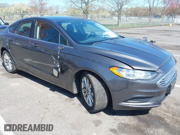2017 Ford Fusion SE with VIN 3FA6P0H70HR107252, listed as a IAAI auction lot 42041332 with 121,255 mi miles. Bid and sale history available at carsss.com. Image 1.