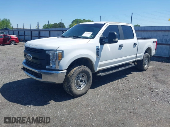 2018 Ford Super Duty F-250 SRW XL with VIN 1FT7W2B68JEC59785, listed as a IAAI auction lot 41975366 with 141,353 mi miles. Bid and sale history available at carsss.com. Image 18.
