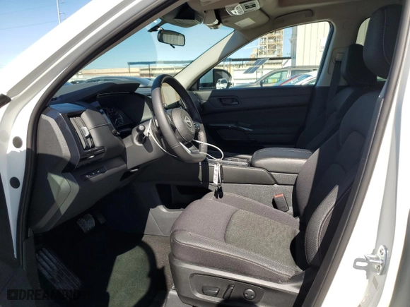 2024 Nissan Pathfinder SV with VIN 5N1DR3BB5RC308215, listed as a Copart auction lot 48916375 with 4,404 mi miles and Salvage Title. Bid and sale history available at carsss.com. Image 7.