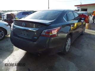 2014 Nissan Altima SV with VIN 1N4AL3AP0EC131305, listed as a IAAI auction lot 42004966 with 213,947 mi miles and . Bid and sale history available at carsss.com. Image 4.