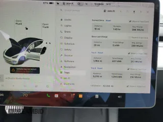 2021 Tesla Model 3 Standard Range Plus z VIN 5YJ3E1EA7MF084900, wystawiony jako Copart lot #53090765 z przebiegiem 42 226 mil mil oraz Nie do naprawy. Historia ofert i sprzedaży dostępna na DreamBid. Obrazek 9.