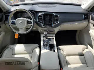 2021 Volvo XC90 Inscription with VIN YV4A22PL0M1746505, listed as a Copart auction lot 60168495 with 62,684 mi miles and Salvage title. Bid and sale history available at DreamBid. Image 8.