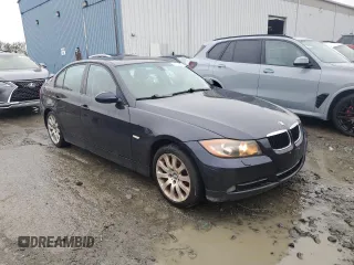 2008 BMW 3 Series 328xi z VIN WBAVC93558K039883, wystawiony jako Copart lot #52003785 z przebiegiem 162 015 mil mil oraz Szkoda całkowita • Salvage title. Historia ofert i sprzedaży dostępna na DreamBid. Obrazek 4.