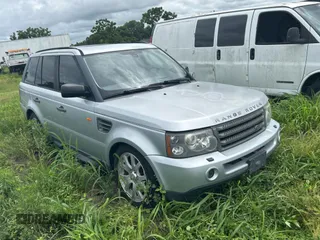 2008 Land Rover Range Rover Sport HSE z VIN SALSK25428A171759, wystawiony jako Copart lot #59939805 z przebiegiem 169 102 mil mil oraz Czysty tytuł • Clean title. Historia ofert i sprzedaży dostępna na DreamBid. Obrazek 1.