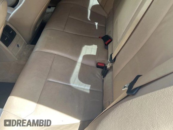 2013 BMW 3 Series 328i с VIN WBA3C1G52DNR44674, выставлен на аукционе Copart как лот 65596255 с пробегом Не указан миль и Чистый • Clean title. История ставок и продаж доступна на DreamBid. Изображение 14.