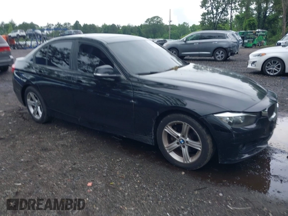 2015 BMW 3 Series 328i z VIN WBA3A5G51FNS91691, wystawiony jako IAAI lot #42619464 z przebiegiem 156 189 mil mil oraz . Historia ofert i sprzedaży dostępna na DreamBid. Obrazek 13.