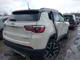 2018 Jeep Compass Limited with VIN 3C4NJDCBXJT350246, listed as a IAAI auction lot 41711327 with 112,364 mi miles. Bid and sale history available at carsss.com. Image 4.