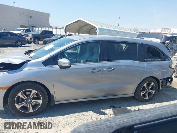 2018 Honda Odyssey Touring with VIN 5FNRL6H84JB070387, listed as a IAAI auction lot 41835852 with 98,662 mi miles. Bid and sale history available at carsss.com. Image 14.