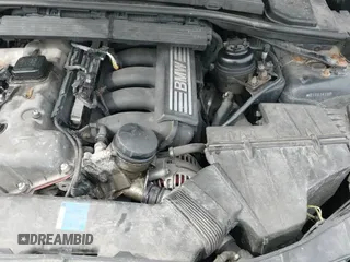 2006 BMW 3 Series 325xi с VIN WBAVT13526AV98389, выставлен на аукционе IAAI как лот 41818263 с пробегом 215 637 миль миль и . История ставок и продаж доступна на DreamBid. Изображение 16.