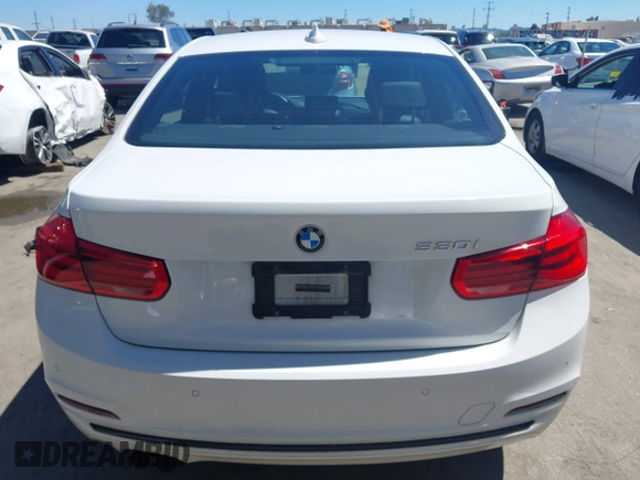 2017 BMW 3 Series 330i с VIN WBA8B9G55HNU50399, выставлен на аукционе IAAI как лот 42630561 с пробегом 60 176 миль миль и . История ставок и продаж доступна на DreamBid. Изображение 16.