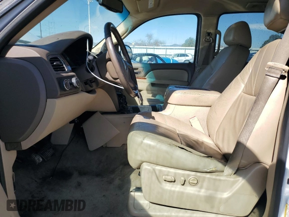 2013 GMC Yukon XL SLT z VIN 1GKS2KE71DR182172, wystawiony jako Copart lot #48693785 z przebiegiem 200 313 mil mil oraz Szkoda całkowita • Salvage title. Historia ofert i sprzedaży dostępna na DreamBid. Obrazek 7.