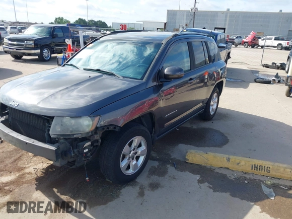 2016 Jeep Compass Latitude z VIN 1C4NJCEA2GD665636, wystawiony jako IAAI lot #42054222 z przebiegiem 155 071 mil mil oraz . Historia ofert i sprzedaży dostępna na DreamBid. Obrazek 20.