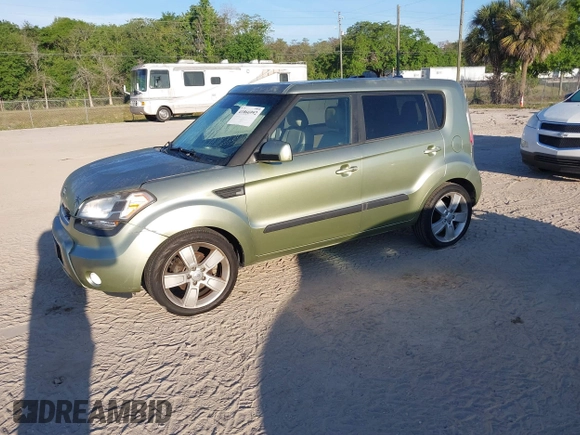 2011 Kia Soul + with VIN KNDJT2A22B7282563, listed as a IAAI auction lot 41866992 with 1 mi miles. Bid and sale history available at carsss.com. Image 2.