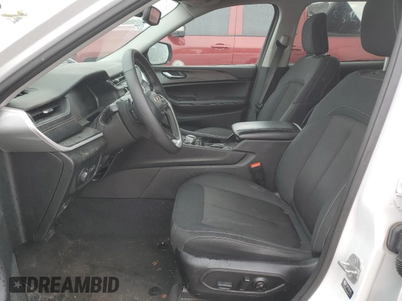 2023 Jeep Grand Cherokee Laredo z VIN 1C4RJKAG9P8799834, wystawiony jako Copart lot #56220165 z przebiegiem 26 236 mil mil oraz Czysty tytuł • Clean title. Historia ofert i sprzedaży dostępna na DreamBid. Obrazek 7.
