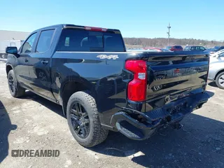 2024 Chevrolet Silverado 1500 RST with VIN 1GCUDEE82RZ343368, listed as a IAAI auction lot 41853257 with 11,410 mi miles. Bid and sale history available at carsss.com. Image 3.