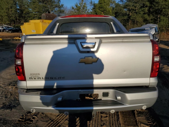 2013 Chevrolet Avalanche LS with VIN 3GNMCEE09DG182031, listed as a Copart auction lot 87225284 with 0 mi miles and Salvage Title. Bid and sale history available at carsss.com. Image 6.