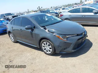2024 Toyota Corolla LE z VIN JTDB4MEE3R3021431, wystawiony jako IAAI lot #42154143 z przebiegiem 16 738 mil mil oraz . Historia ofert i sprzedaży dostępna na DreamBid. Obrazek 1.