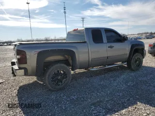 2008 Chevrolet Silverado 1500 1LT with VIN 2GCEK190581209789, listed as a Copart auction lot 46324265 with 202,861 mi miles and Salvage Title. Bid and sale history available at DreamBid. Image 3.