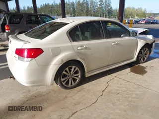 2014 Subaru Legacy Premium z VIN 4S3BMBC65E3020484, wystawiony jako IAAI lot #42011657 z przebiegiem 161 180 mil mil oraz . Historia ofert i sprzedaży dostępna na DreamBid. Obrazek 4.