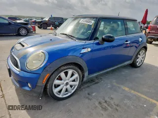 2008 MINI Hardtop S z VIN WMWMF73568TV36300, wystawiony jako Copart lot #61286085 z przebiegiem 95 298 mil mil oraz Czysty tytuł • Clean title. Historia ofert i sprzedaży dostępna na DreamBid. Obrazek 1.