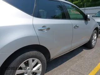 2013 Nissan Murano S z VIN JN8AZ1MW9DW318446, wystawiony jako IAAI lot #42448596 z przebiegiem 183 499 mil mil oraz . Historia ofert i sprzedaży dostępna na DreamBid. Obrazek 6.