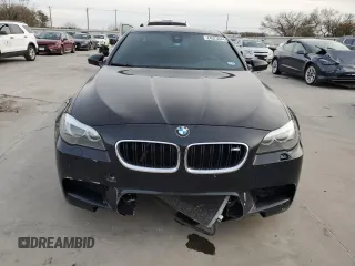 2013 BMW M5 with VIN WBSFV9C58DC772976, listed as a Copart auction lot 84523044 with 93,515 mi miles and Salvage Title. Bid and sale history available at carsss.com. Image 5.