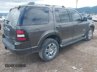 2006 Ford Explorer Limited z VIN 1FMEU75876UB40125, wystawiony jako IAAI lot #42256558 z przebiegiem 150 820 mil mil oraz . Historia ofert i sprzedaży dostępna na DreamBid. Obrazek 4.