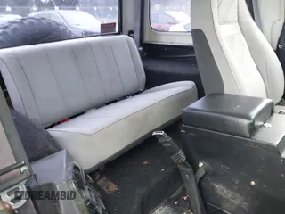 1994 Jeep Wrangler z VIN 1J4FY29S7RP474769, wystawiony jako IAAI lot #42283575 z przebiegiem 154 422 mil mil oraz . Historia ofert i sprzedaży dostępna na DreamBid. Obrazek 8.