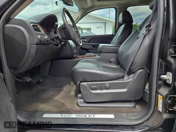 2013 Chevrolet Avalanche LTZ z VIN 3GNTKGE77DG250771, wystawiony jako Copart lot #59786255 z przebiegiem 150 363 mil mil oraz Czysty tytuł • Clean title. Historia ofert i sprzedaży dostępna na DreamBid. Obrazek 5.