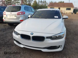 2014 BMW 3 Series 328i xDrive with VIN WBA3B5C52EF958635, listed as a IAAI auction lot 40916777 with 143,975 mi miles. Bid and sale history available at carsss.com. Image 11.