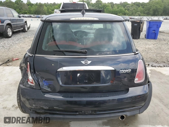 2005 MINI Hardtop with VIN WMWRC33595TJ72148, listed as a Copart auction lot 54310325 with 189,243 mi miles and Salvage title. Bid and sale history available at DreamBid. Image 6.