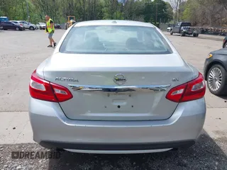 2017 Nissan Altima S z VIN 1N4AL3AP4HC288839, wystawiony jako IAAI lot #42162440 z przebiegiem 222 000 mil mil oraz . Historia ofert i sprzedaży dostępna na DreamBid. Obrazek 17.
