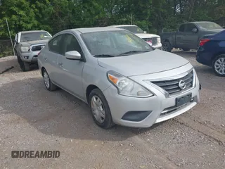2017 Nissan Versa SV z VIN 3N1CN7AP1HK426404, wystawiony jako IAAI lot #42234465 z przebiegiem 199 626 mil mil oraz . Historia ofert i sprzedaży dostępna na DreamBid. Obrazek 1.
