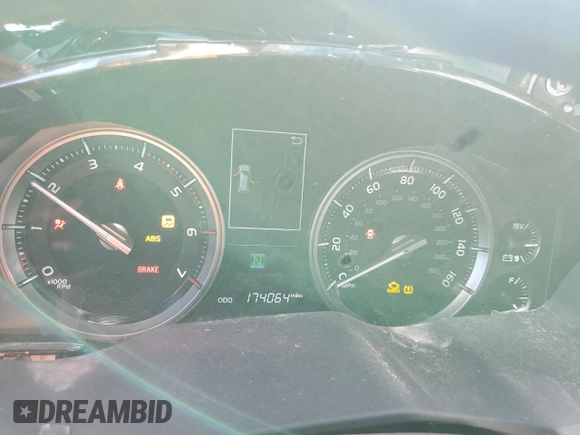 2016 Toyota Land Cruiser z VIN JTMCY7AJ4G4047685, wystawiony jako Copart lot #86186214 z przebiegiem 174 064 mil mil oraz Szkoda całkowita • Salvage title. Historia ofert i sprzedaży dostępna na DreamBid. Obrazek 9.