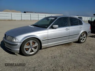 2001 BMW 3 Series 330i with VIN WBAAV53451FJ71310, listed as a Copart auction lot 42214815 with 228,645 mi miles and Salvage Title. Bid and sale history available at carsss.com. Image 1.