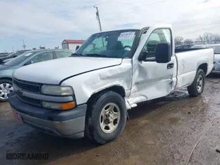 2002 Chevrolet Silverado 1500 with VIN 1GCEC14WX2Z146163, listed as a IAAI auction lot 41520765 with 195,742 mi miles. Bid and sale history available at carsss.com. Image 6.