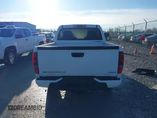2005 Chevrolet Colorado 1SF LS Z71 with VIN 1GCDT136858110284, listed as a IAAI auction lot 41850640 with 86,501 mi miles. Bid and sale history available at carsss.com. Image 16.