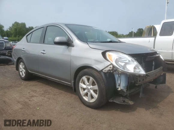 2012 Nissan Versa SV z VIN 3N1CN7AP4CL928388, wystawiony jako Copart lot #59382405 z przebiegiem 198 767 mil mil oraz Szkoda całkowita • Salvage title. Historia ofert i sprzedaży dostępna na DreamBid. Obrazek 4.