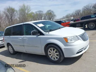 2016 Chrysler Town & Country Touring with VIN 2C4RC1BGXGR269055, listed as a IAAI auction lot 41861795 with 207,118 mi miles. Bid and sale history available at carsss.com. Image 13.