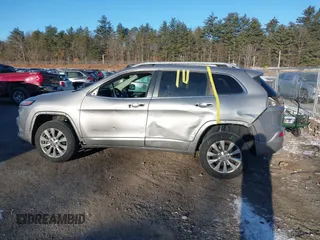 2017 Jeep Cherokee Overland z VIN 1C4PJMJS2HW599477, wystawiony jako IAAI lot #41335748 z przebiegiem 165 330 mil mil oraz . Historia ofert i sprzedaży dostępna na DreamBid. Obrazek 15.