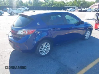 2013 Mazda 3 i Touring z VIN JM1BL1L74D1767414, wystawiony jako IAAI lot #42336893 z przebiegiem 125 000 mil mil oraz . Historia ofert i sprzedaży dostępna na DreamBid. Obrazek 4.