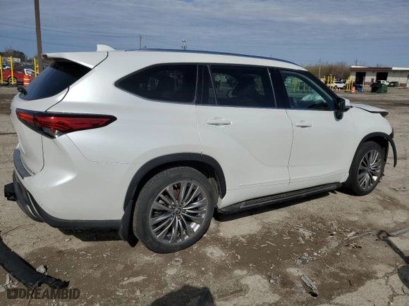2022 Toyota Highlander Platinum with VIN 5TDFZRBH0NS207760, listed as a Copart auction lot 51809085 with 45,878 mi miles and Salvage Title. Bid and sale history available at carsss.com. Image 3.